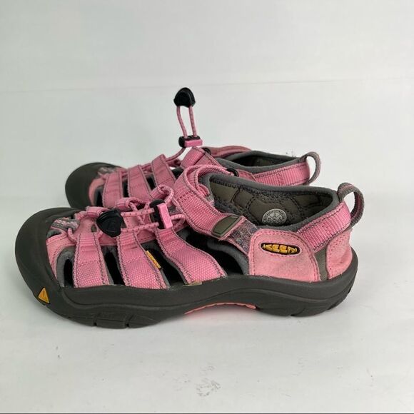 Keen Pink Water Shoes Size 3 - Picture 2 of 8